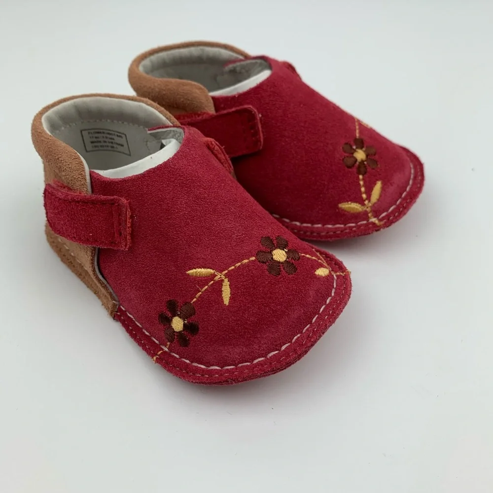 Pipit Flower Apricot Camel suede baby booties shoe